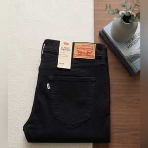 Levi's Classic Straight Black Women's Jeans